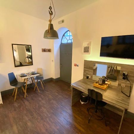 Studio At The Coach House Apartments Leeds  Bagian luar foto