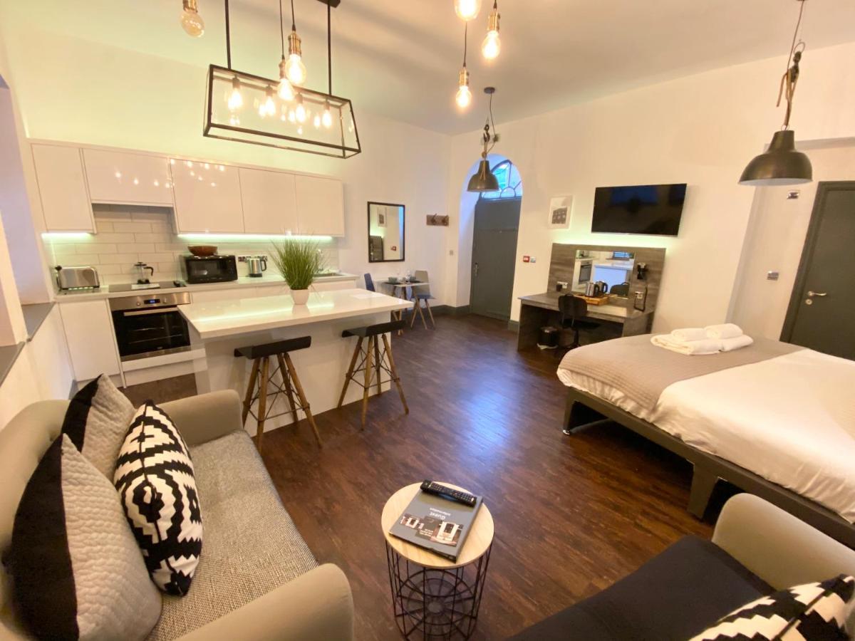 Studio At The Coach House Apartments Leeds  Bagian luar foto